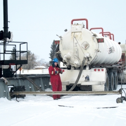 Semi-vac doing a tank desand 013